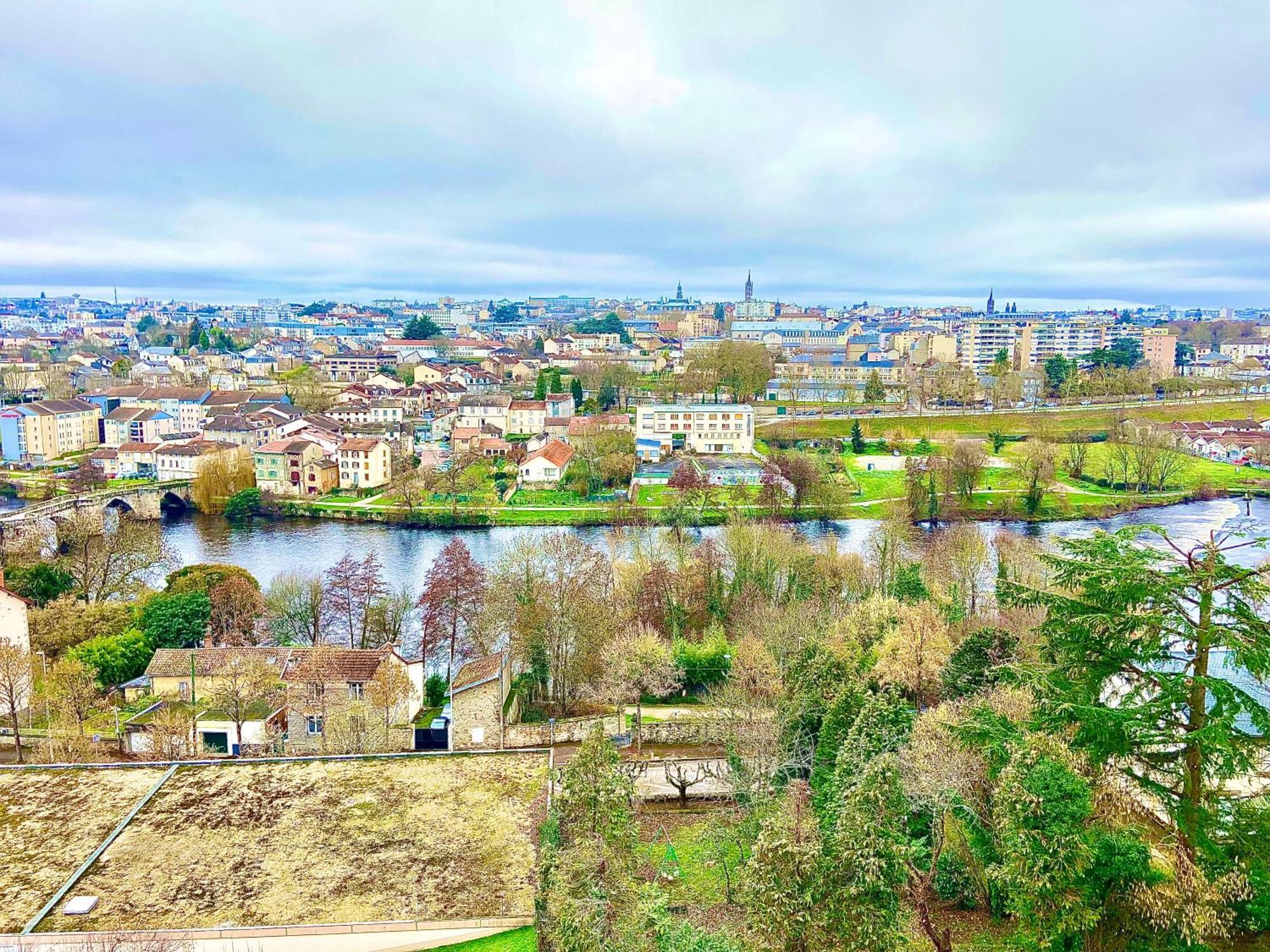 Le Panoramique, Splendide Avec Vue Sur La Vienne Apartment Limoges Exterior photo